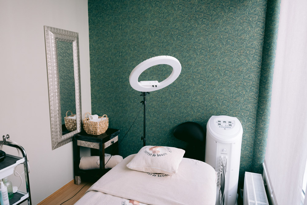 Six Mondes de Beauté, Gommage, massage et enveloppement du corps, Pressothérapie, Soin du corps anti-cellulite