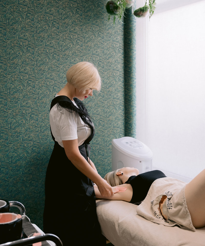 Six Mondes de Beauté, Massage relaxant, Massage modelant et drainage lympathique, Massage anti-cellulite un appareil vide